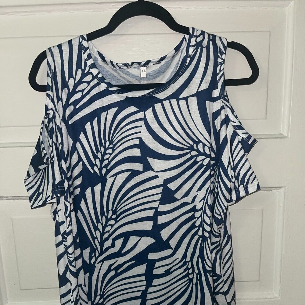 Navy and White Patterned Women's Top